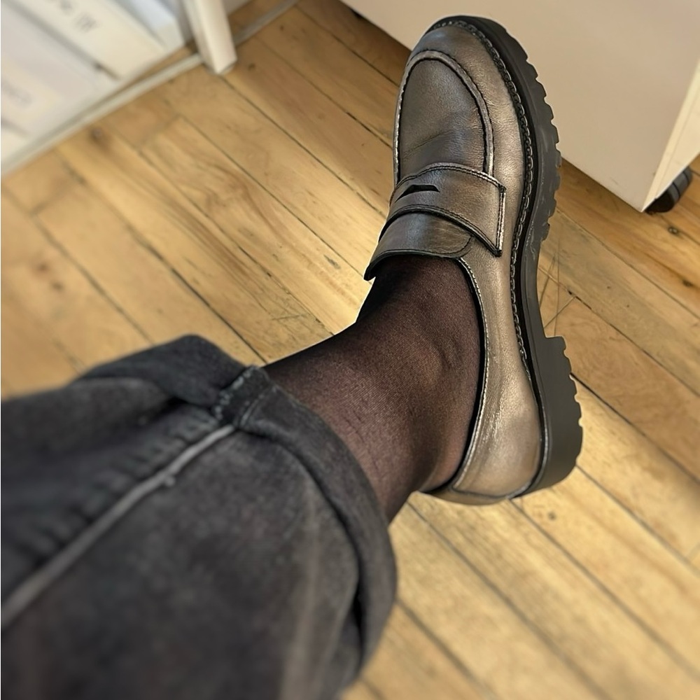 Bueno loafers size 37 - fits a US 7.